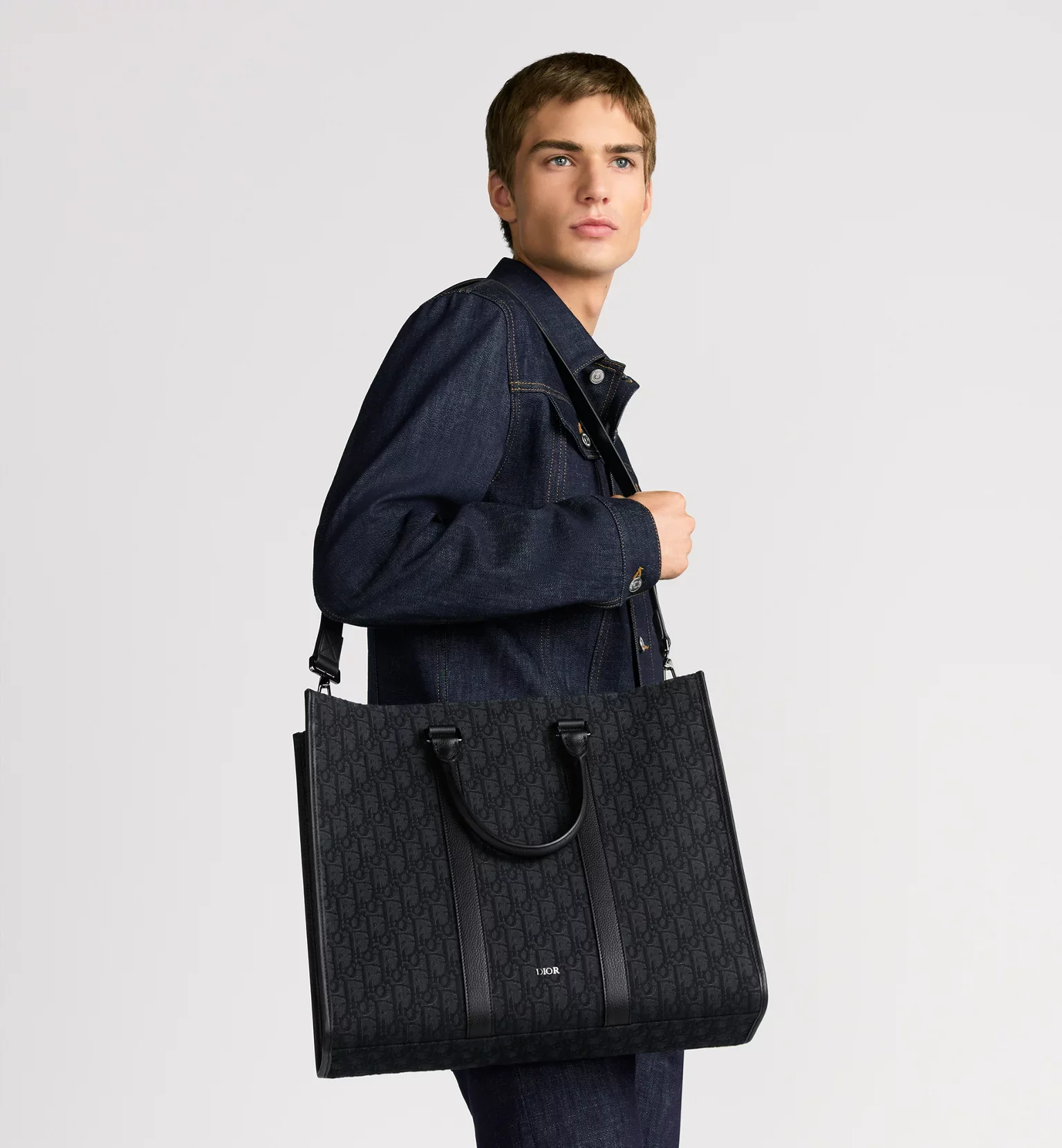 กระเป๋า Tote แบรนด์เนม Dior East-West Tote สำหรับผู้ชาย