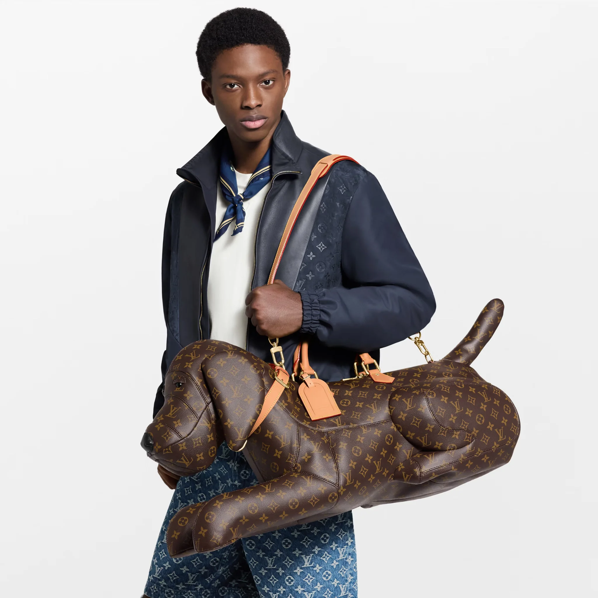 กระเป๋า Louis Vuitton รูปทรงน้องหมา ดีไซน์สุดไอคอนิก