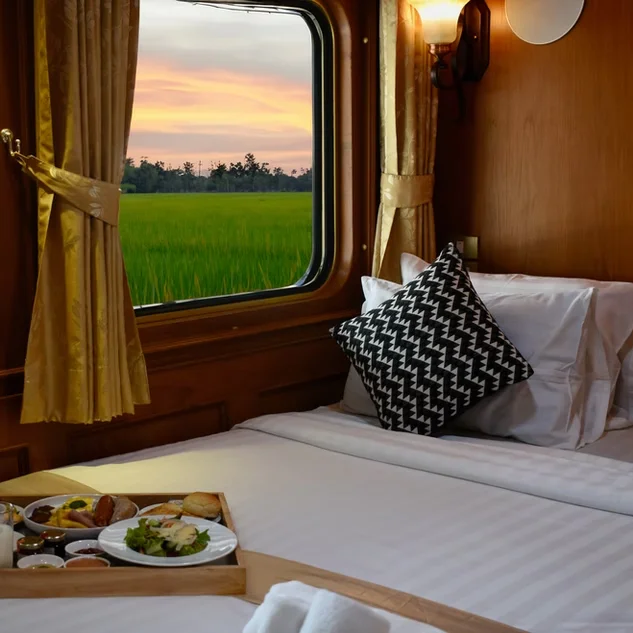 รถไฟท่องเที่ยว The Blue Jasmine พร้อมวิวพาโนรามาตามเส้นทางหลักของไทย